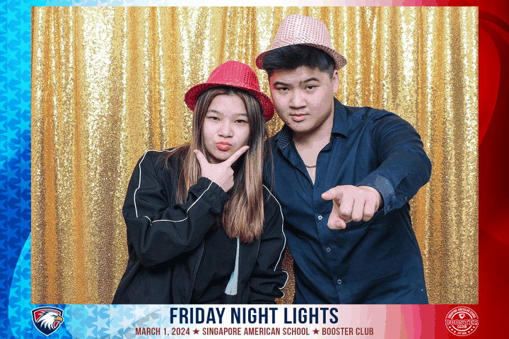 Interactive Motion and Posing at GIF Photo Booth